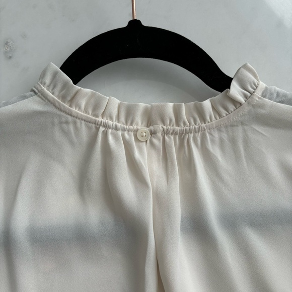 Uniqlo XS off-white georgette blouse NWT 🤍 - Picture 3 of 7
